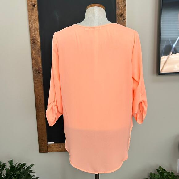 Lush Flowy Blouse M Peach Coral V Neck 3/4 Sleeve Lightweight Work Casual Top - Picture 7 of 10